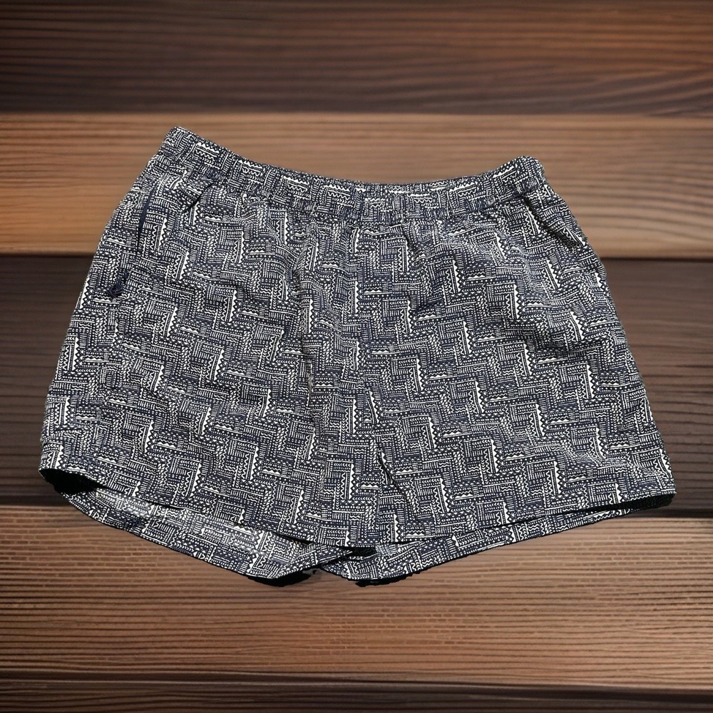 LL Bean Women Nylon Hiking Shorts Size M Medium Geometric Tribal Print Navy